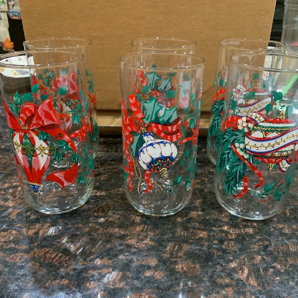 House of Lloyd vintage Christmas glasses set 6